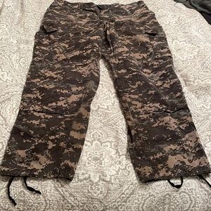 Mens pants CLOSING CLOSET!! Make a BUNDLE! WILL ACCEPT OFFERS!!